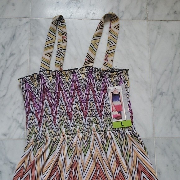 NEW Colorful Ruched Top Dress Size: Girls Jr Large - Picture 2 of 4